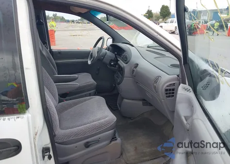 2000 Plymouth Voyager z USA, uszkodzony, nr VIN 2P4FP25B7YR548022